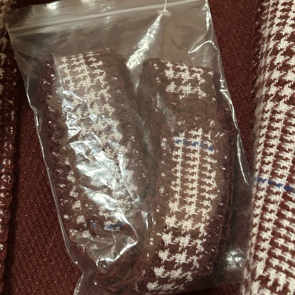 Cabi maroon reversible belted sweater poncho - NEW sz S - Picture 4 of 6